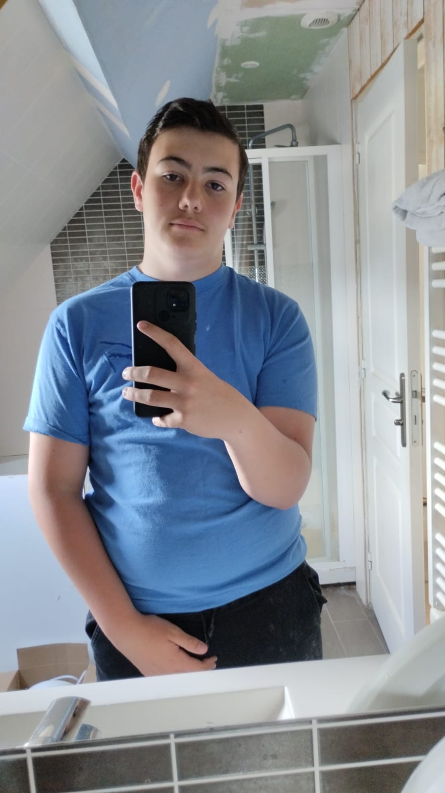 Profil de Anthon, 24 ans, Baise gay à Novalles