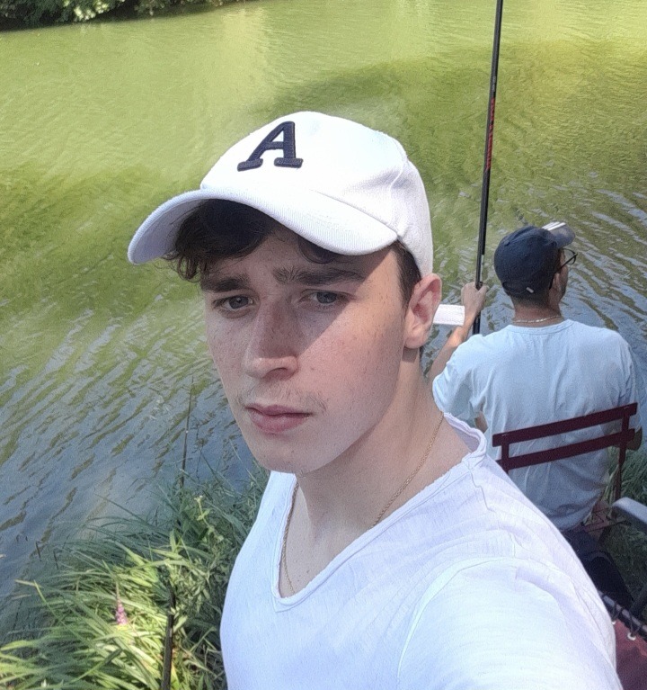 Profil de Chems, 20 ans, Baise gay à Bigenthal