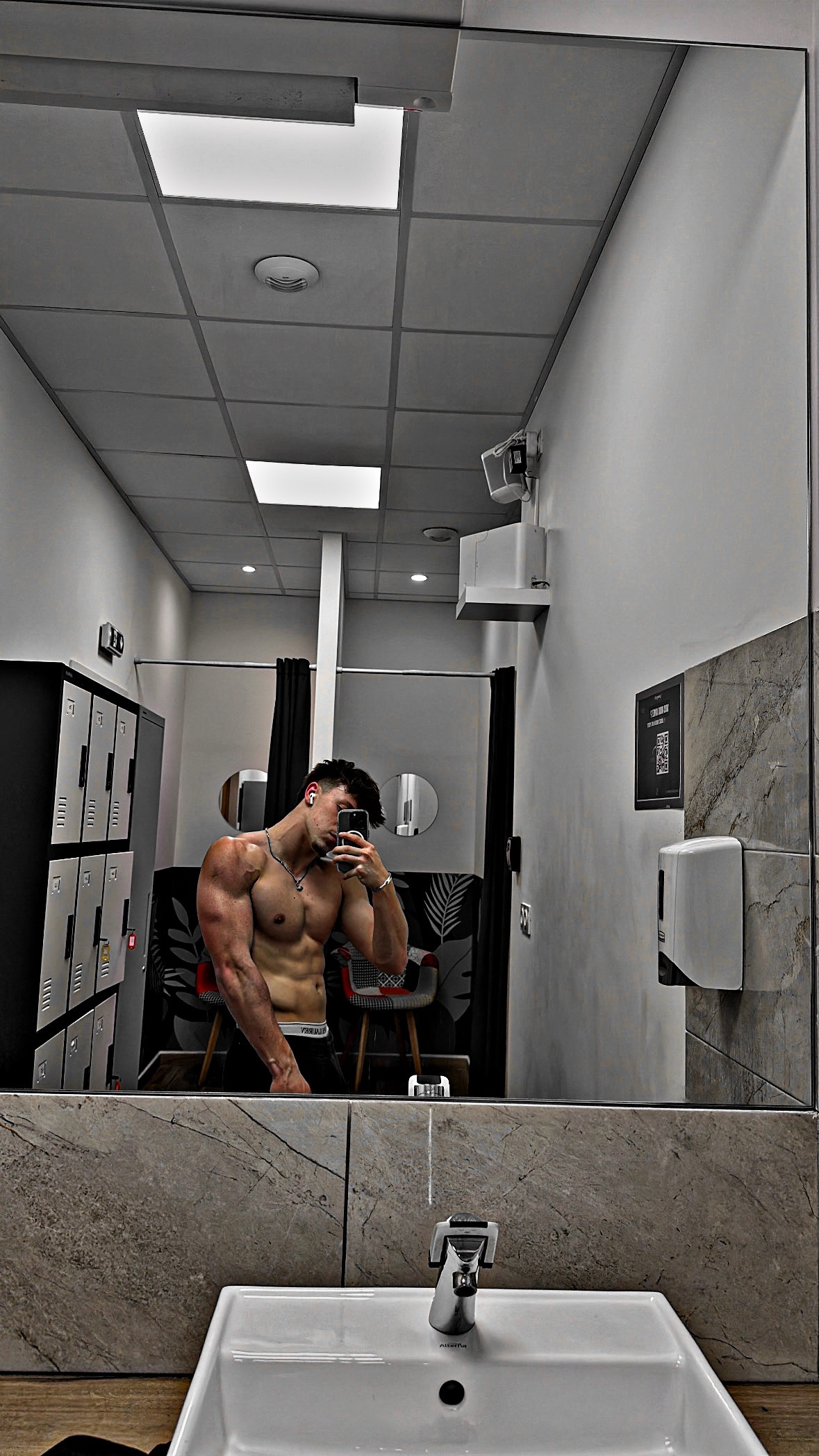 Profil de Gerlando, 21 ans, Baise gay à Waldkirch