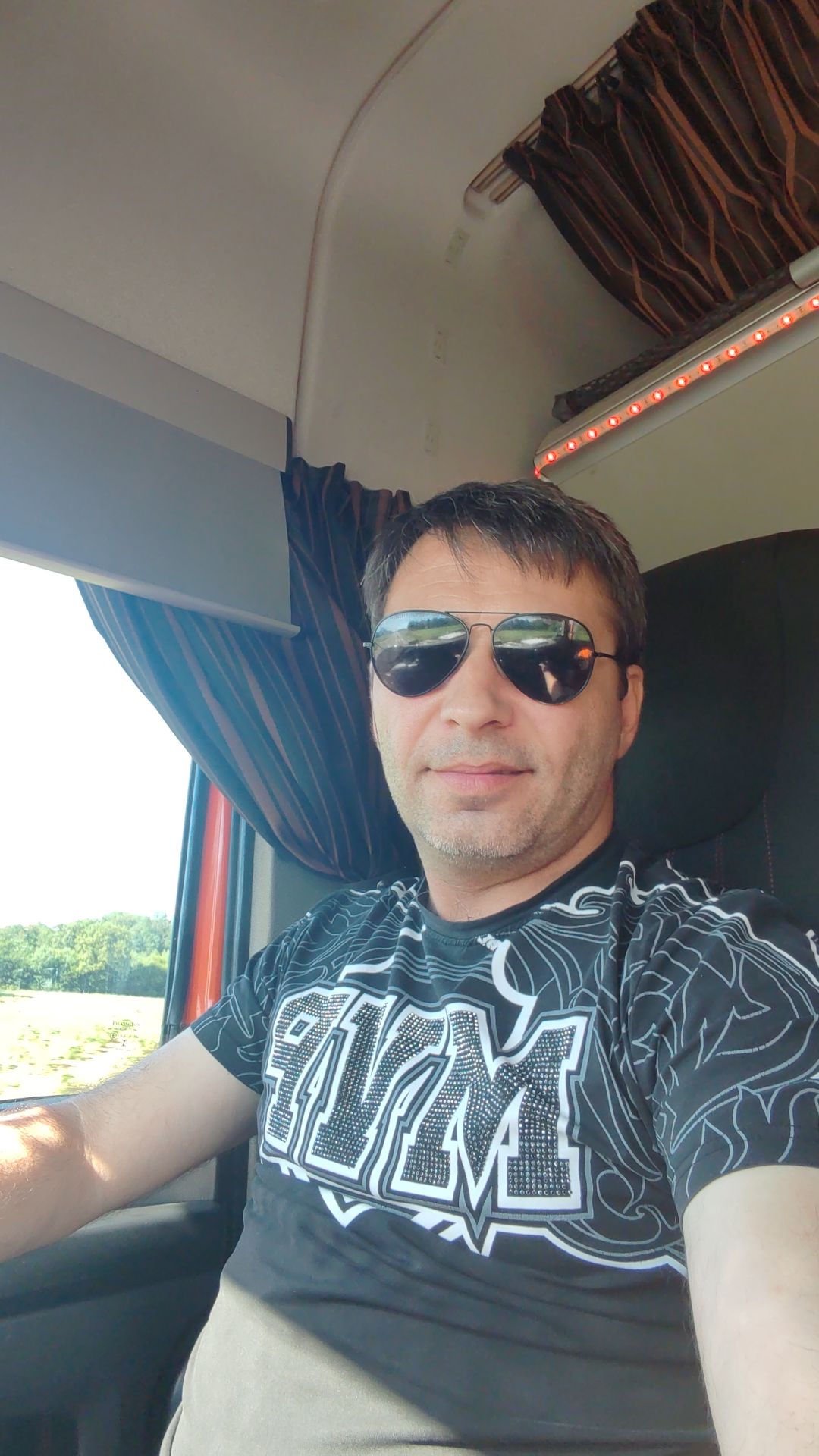 Profil de Imad, 48 ans, Baise gay à Roche-d'Or