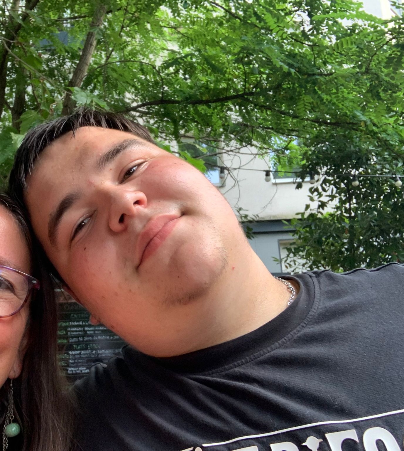Profil de Nour, 21 ans, Baise gay à Bürchen