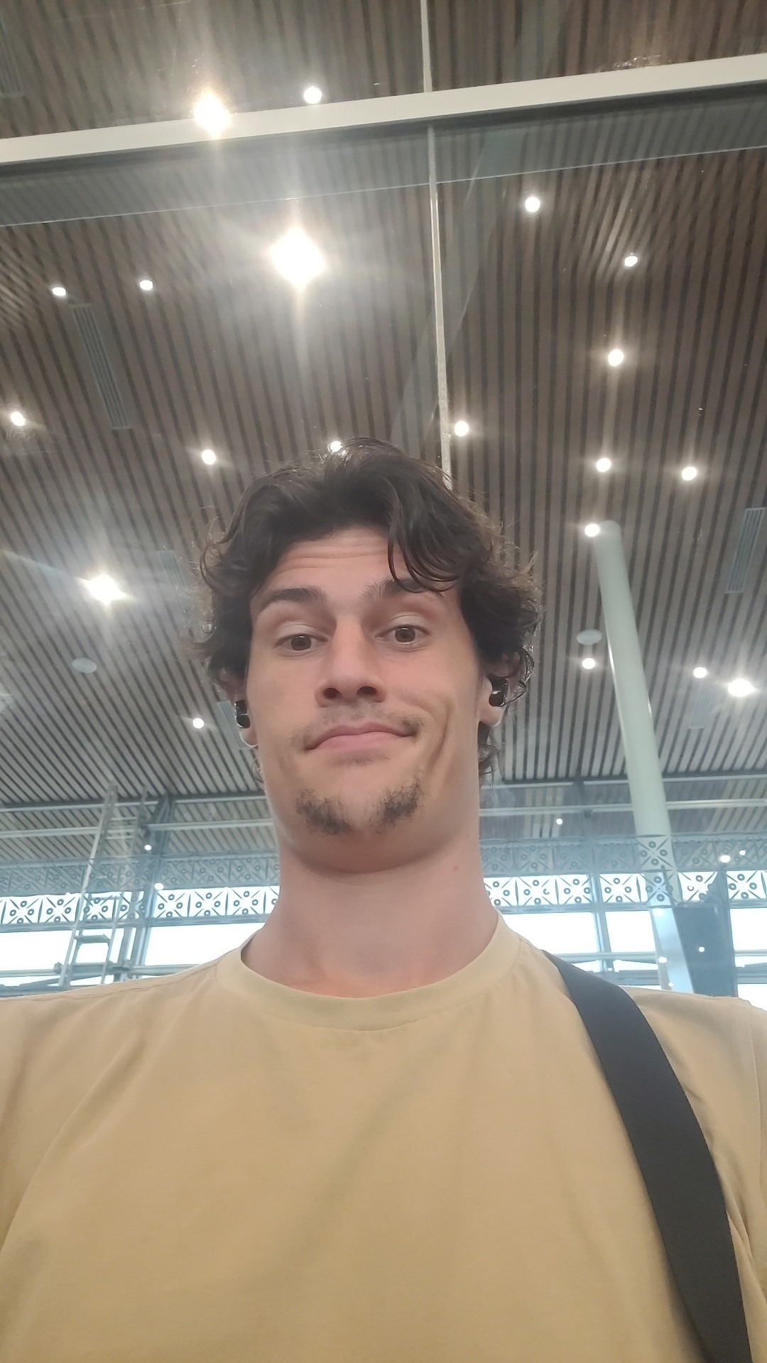 Profil de Blerim, 19 ans, Baise gay à Bière
