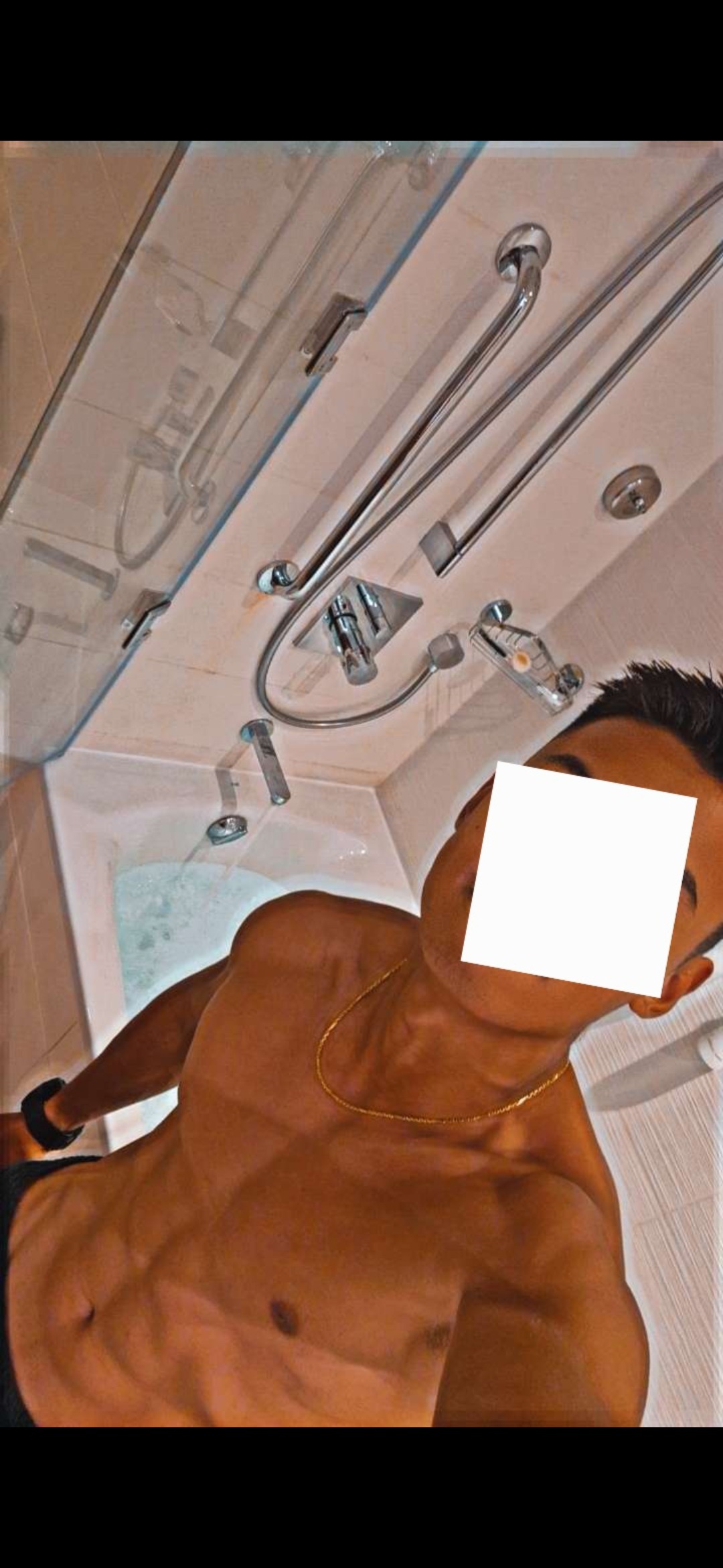 Profil de Hazedine, 22 ans, Baise gay à Giez