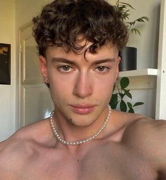 Profil de Galien, 24 ans, Baise gay à Oleyres
