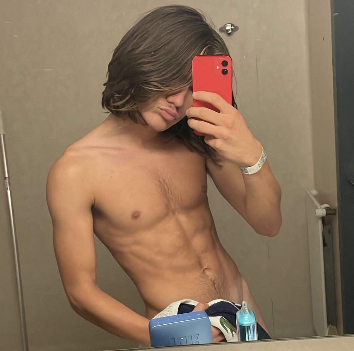 Profil de Madec, 21 ans, Baise gay à Balmberg