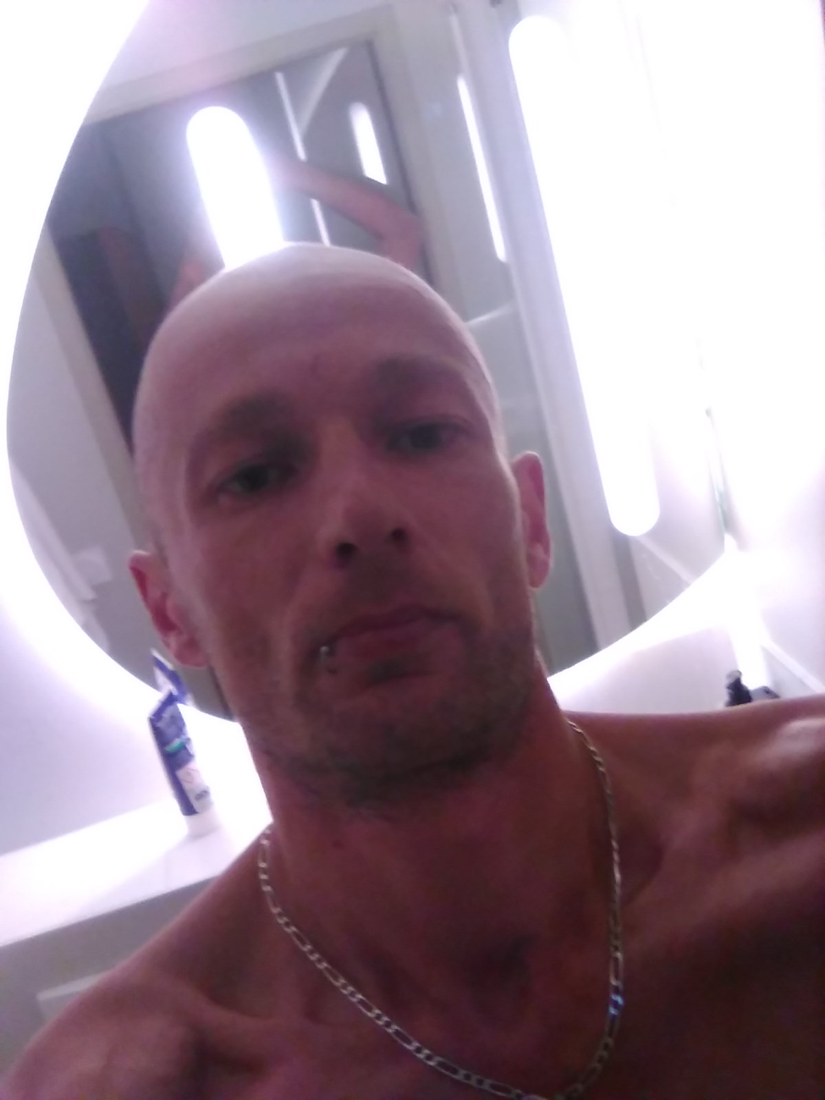 Profil de Kinsley, 40 ans, Baise gay à Mörel
