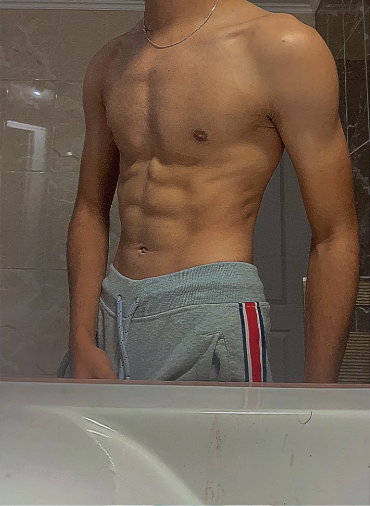 Profil de Riwane, 20 ans, Baise gay à Arolla