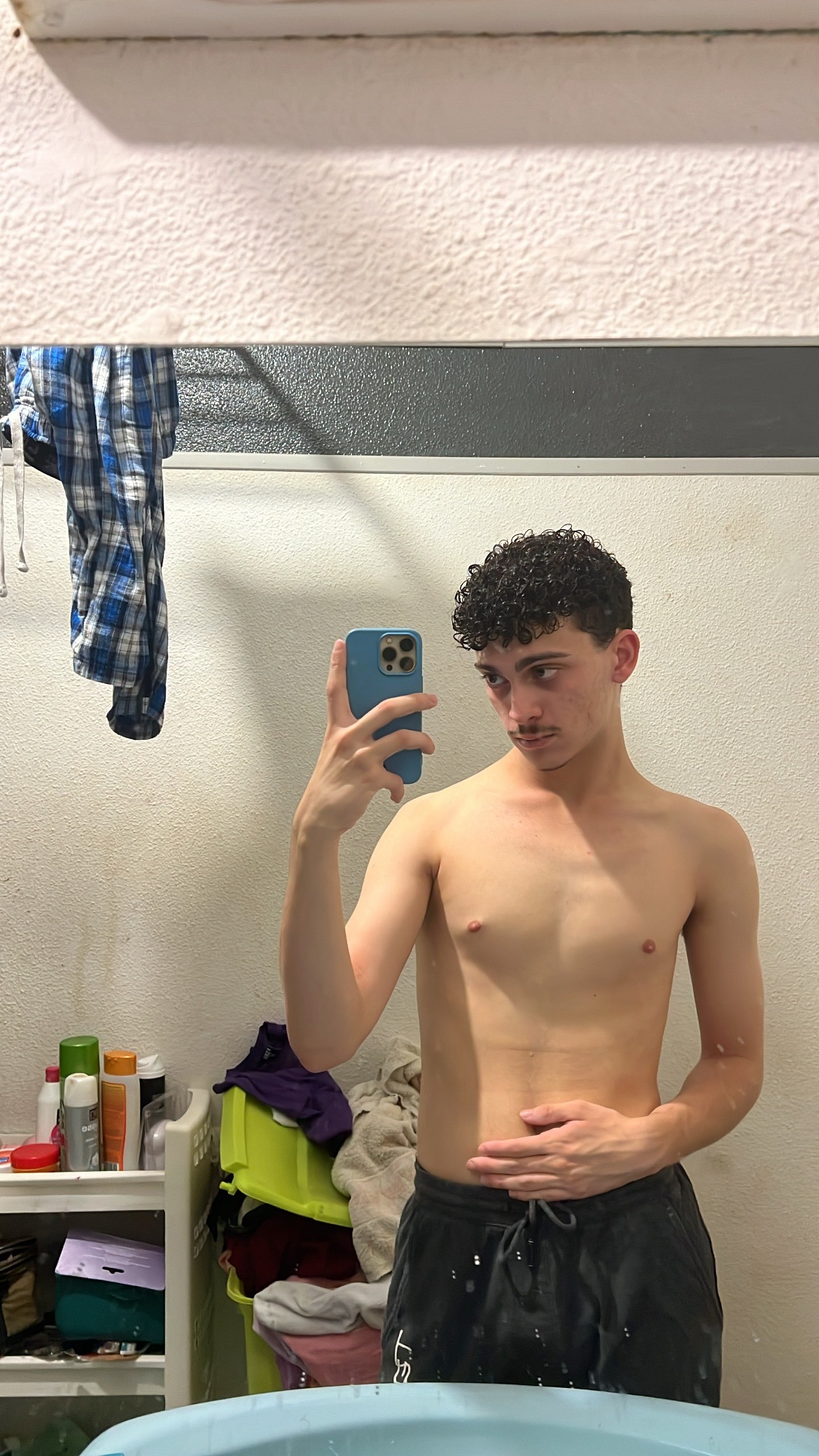 Profil de Candassamy, 20 ans, Baise gay à Enges