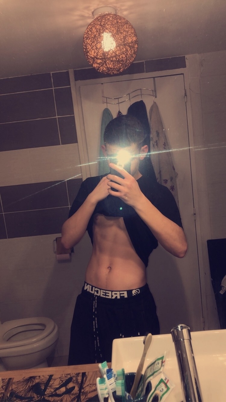 Profil de Charbel, 20 ans, Baise gay à Vättis