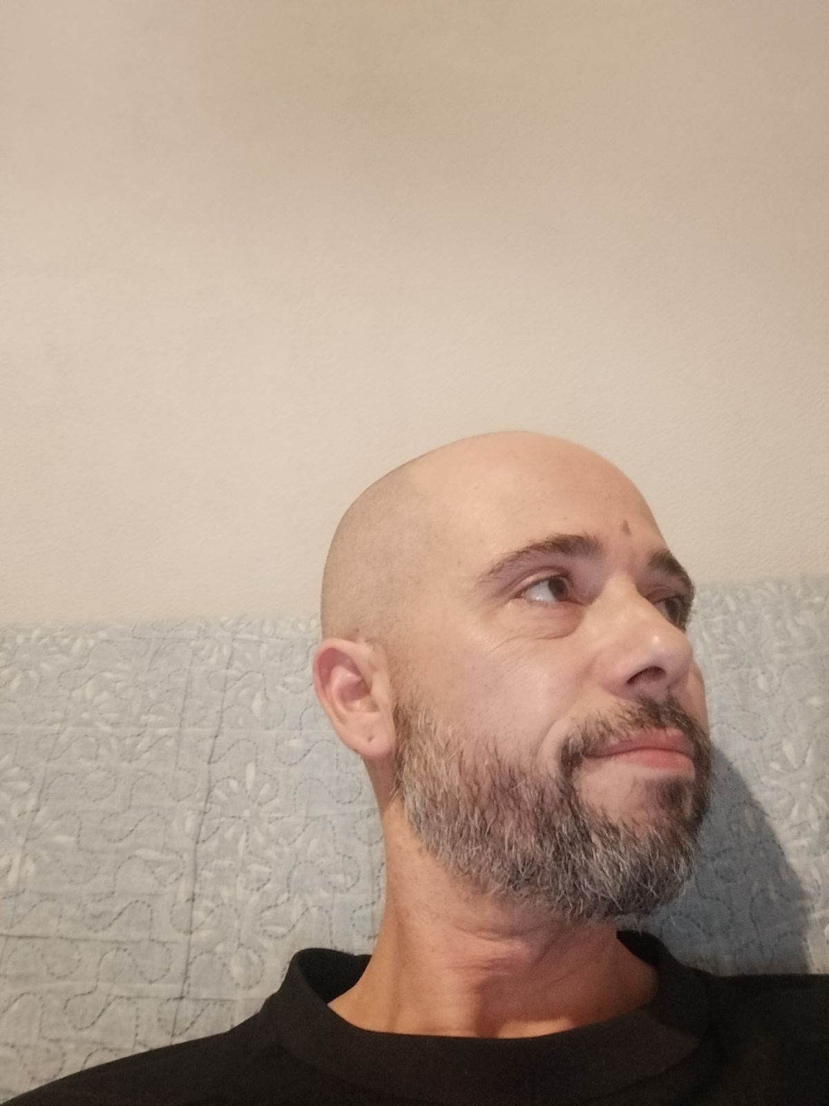 Profil de Oliver, 40 ans, Baise gay à Dardagny