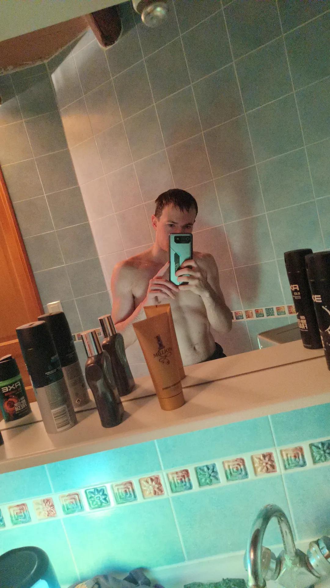 Profil de Benson, 24 ans, Baise gay à Rossemaison