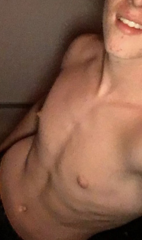 Profil de Simeo, 24 ans, Baise gay à Gilly