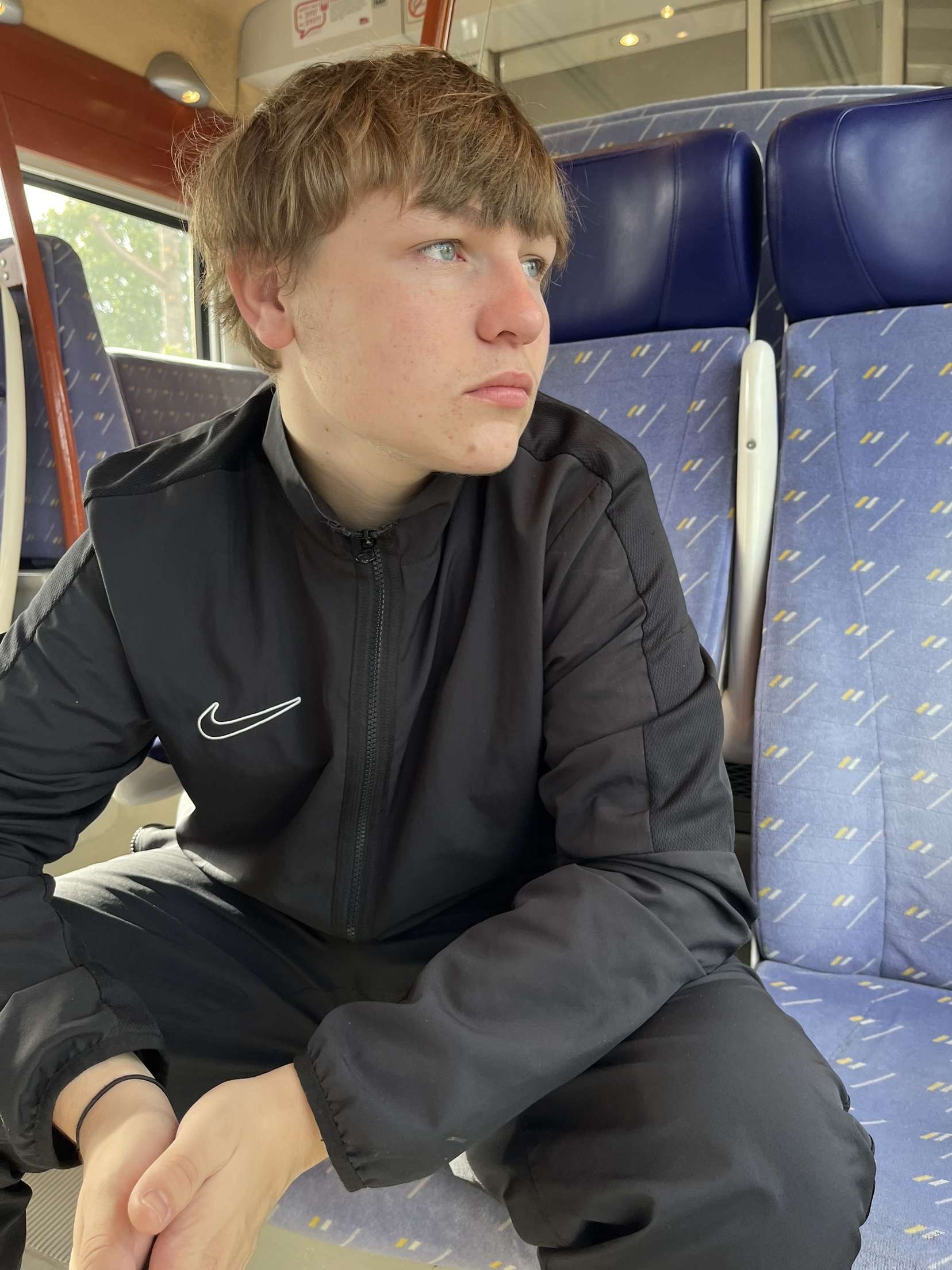 Profil de Icham, 18 ans, Baise gay à Anet