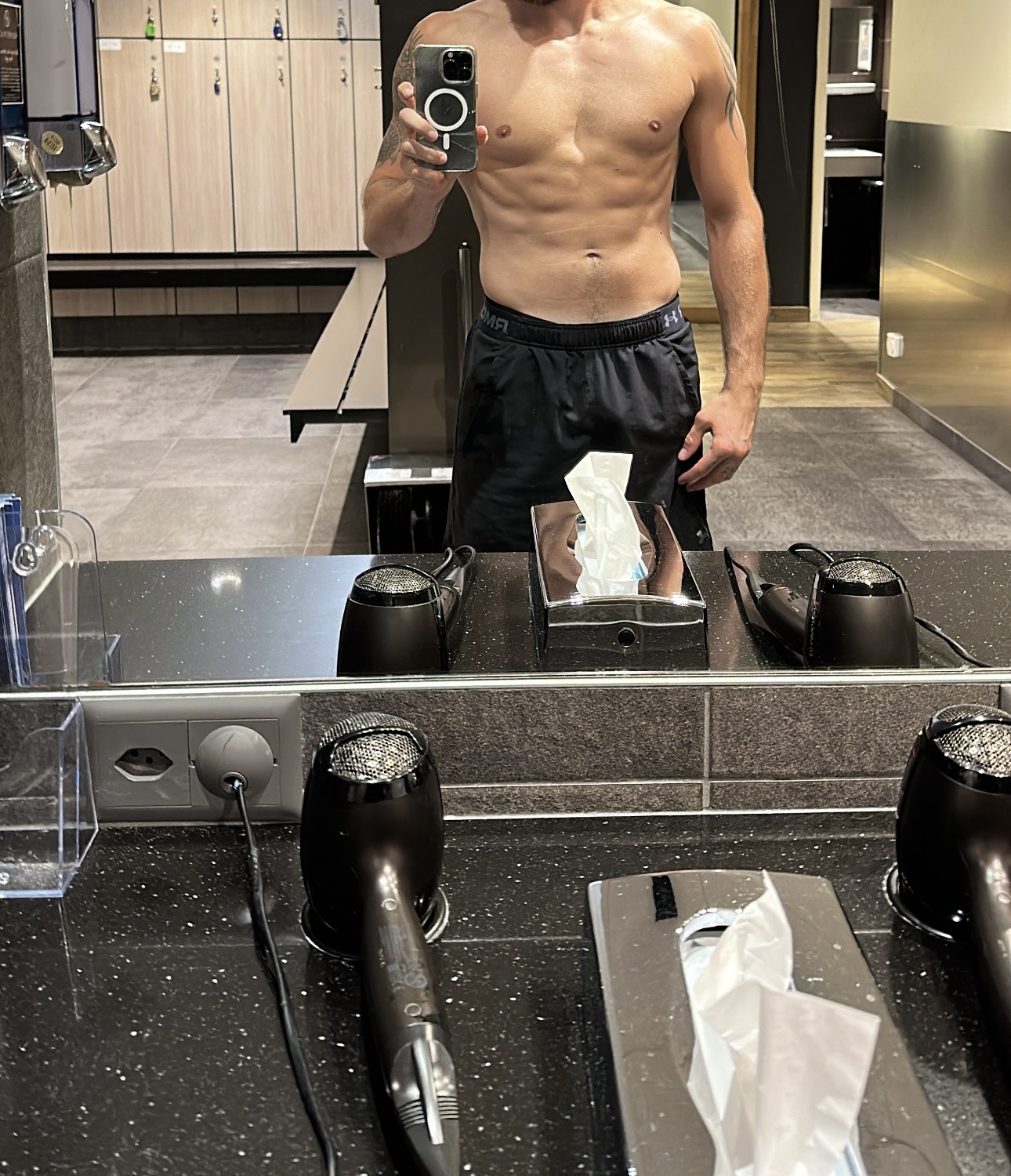 Profil de Melwan, 26 ans, Baise gay à Tschierv