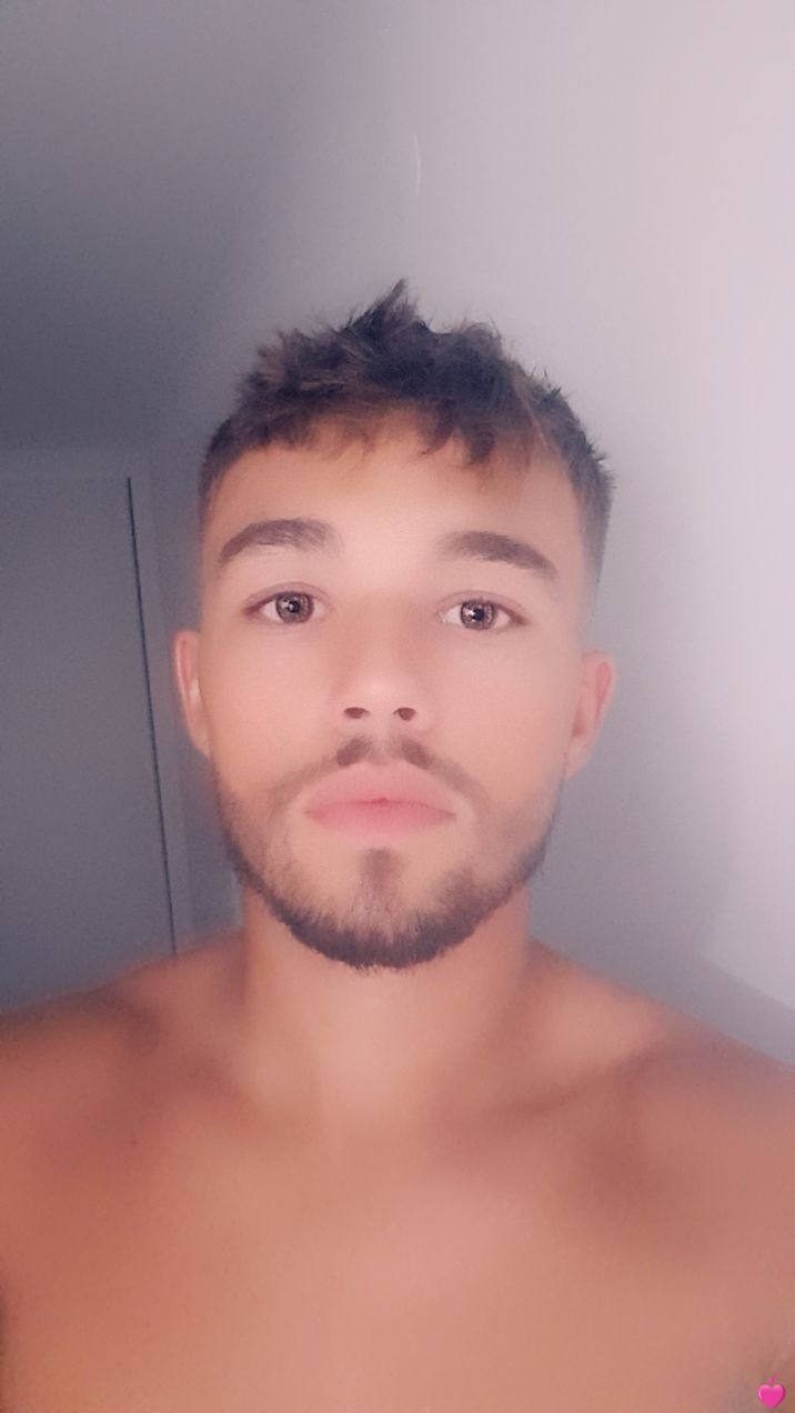 Profil de Arlindo, 22 ans, Baise gay à Avry-devant-Pont